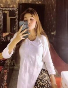 Hiring Escorts in Karachi